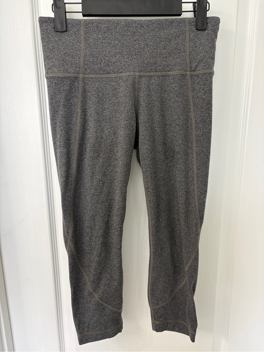 Athleta Salutation Capri Legging Heathered Gray Powervita Size Small